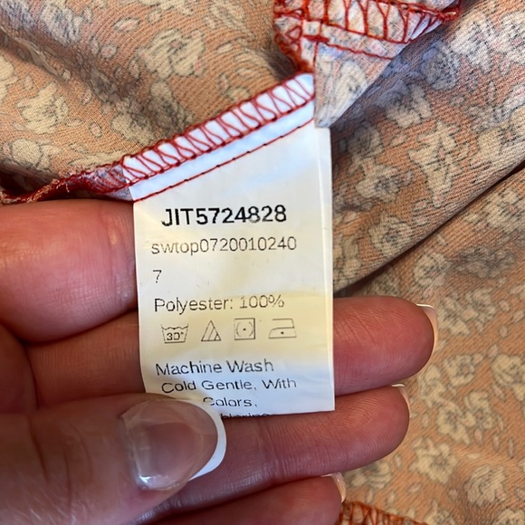 Red Floral Tie Up Crop Top - Picture 4 of 5